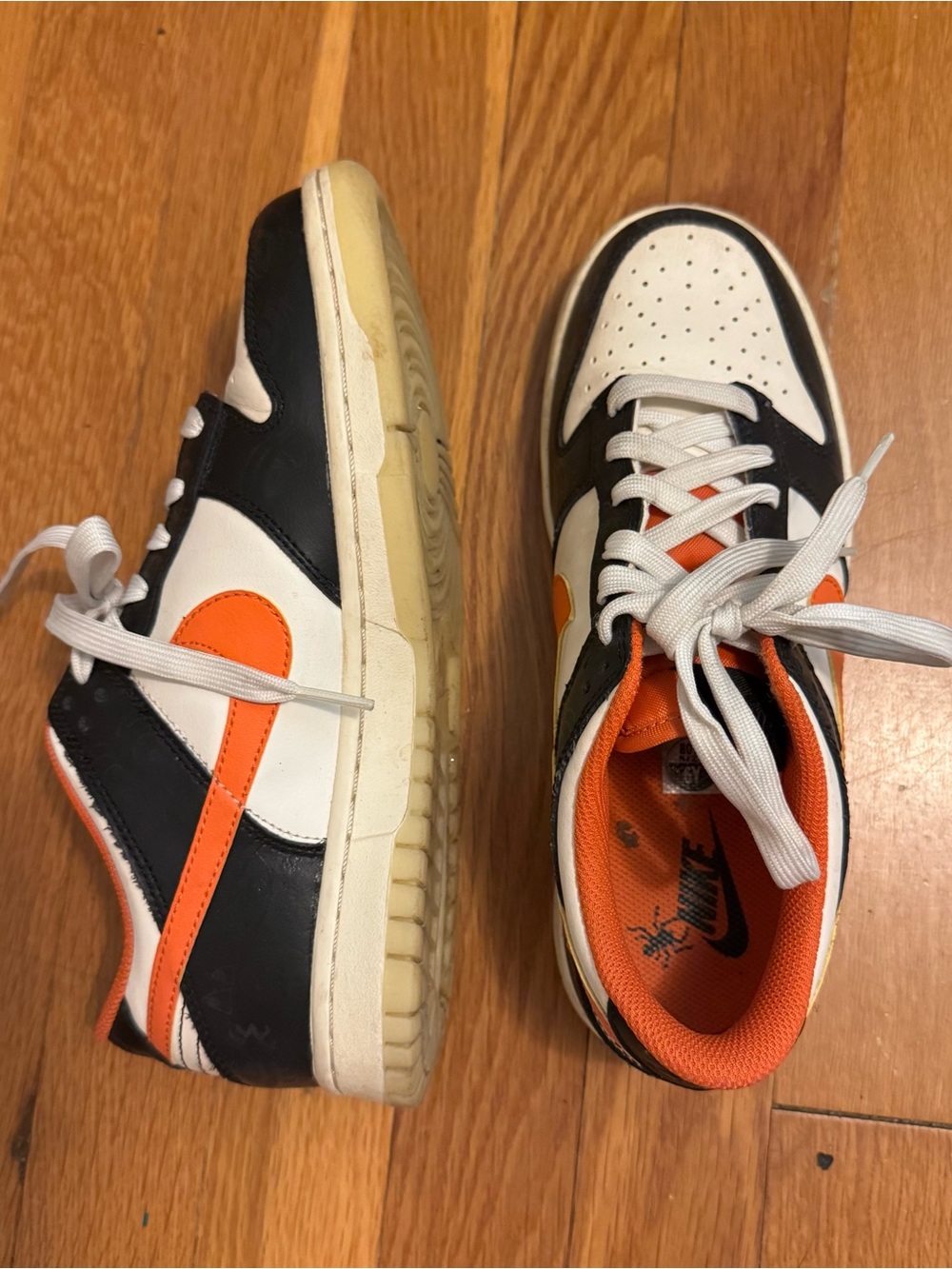 Nike Kids Black White Orange Low-Top Sneakers with Orange Swoosh